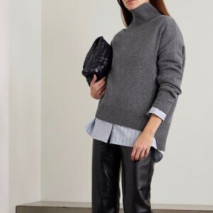 LISA YANG The Heidi Sweater Cashmere Turtleneck in Gray Graphite